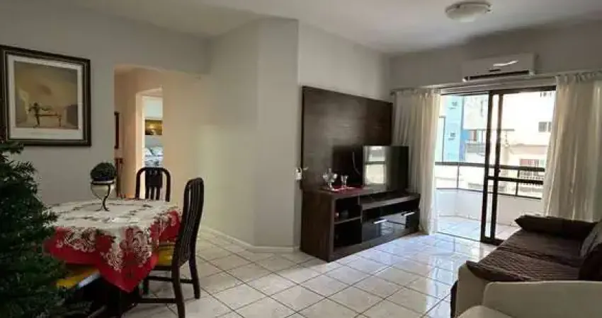 Amplo apartamento com 01 suíte + 01 dormitório no coração de balneário