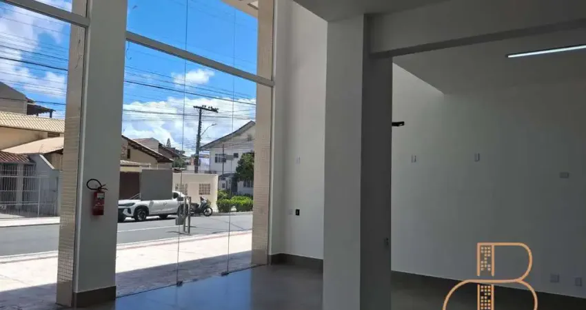 LOCAÇÃO - Ampla sala térrea com 93m² no centro de Balneário Camboriú