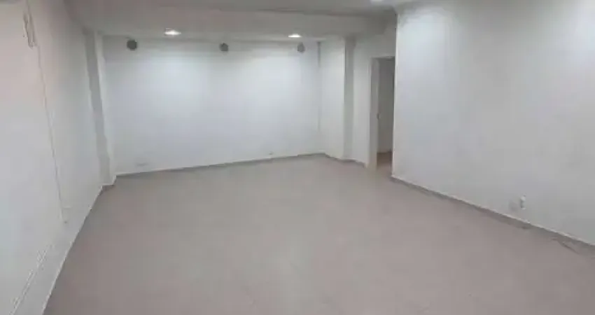 LOCAÇÃO - Sala comercial térrea, 50m² no centro de Balneário Camboriú
