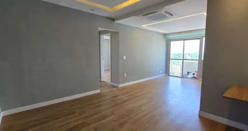 Pechinha. Apartamento com Salão, 2 Suítes, Cozinha Americana e 1 Vaga.