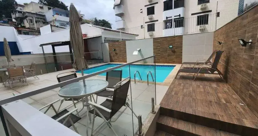 Freguesia. Cobertura Triplex, Salão, 3 Suítes, 2 Vagas e Vista do Maciço da Tijuca.