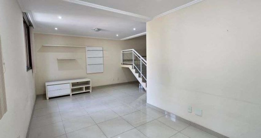 Taquara. Casa Dúplex com Salão em L com 4 Quartos, Sendo 1 Suíte e 2 Vagas.