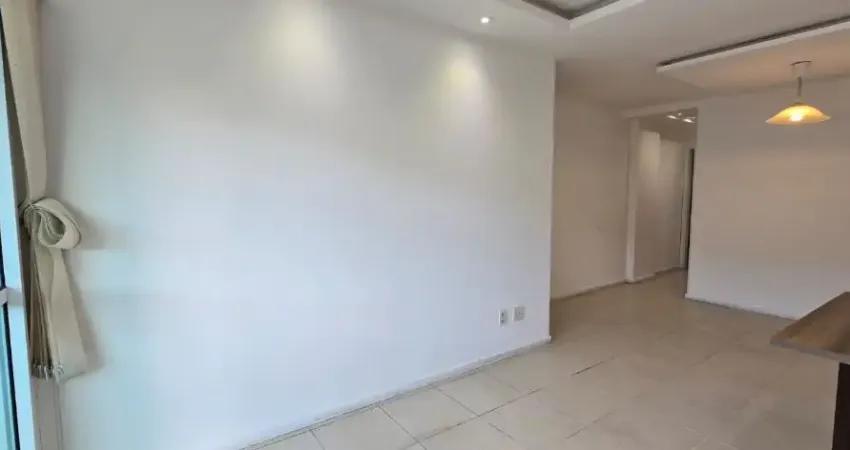 Freguesia. Apartamento pava Venda com Salão, 3 Quartos, Sendo 1 Suíte e 1 Vaga de Garagem.