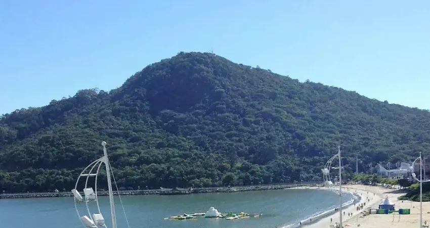 Fantástico frente mar, novo, com 3 suítes, área de lazer completa e localizado na Barra Sul.