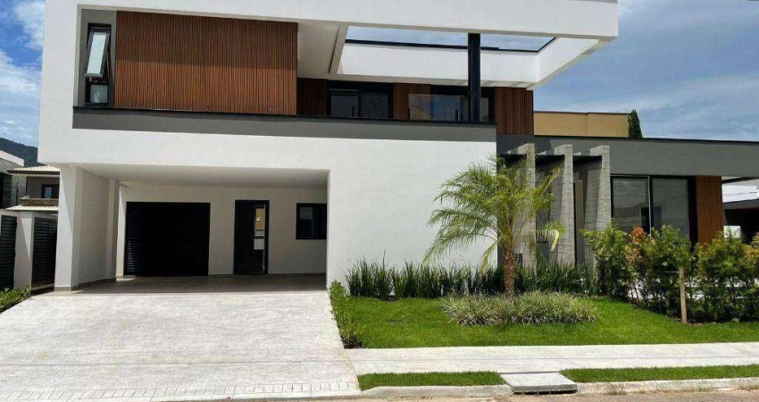 Casa com 4 dormitórios à venda, 360 m² por R$ 3.180.000,00 - Centro - Camboriú/SC