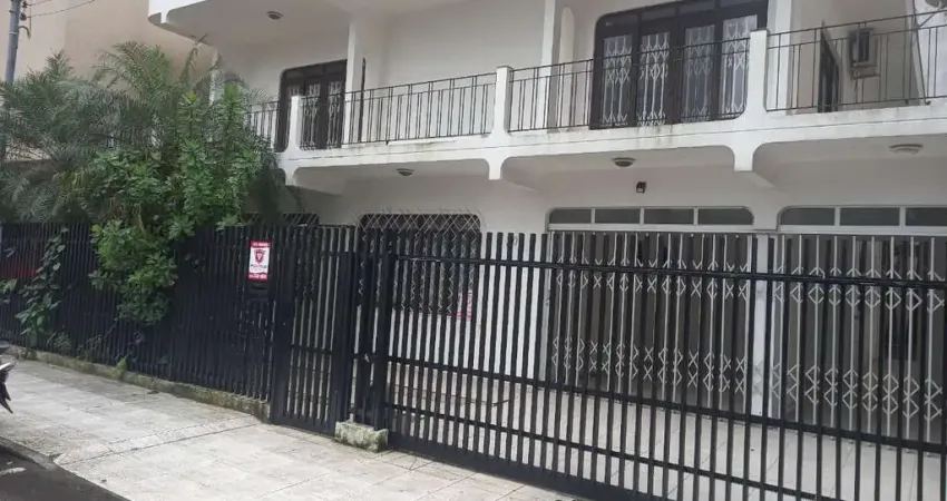 Venda ou aluguel casa 4 suítes, escritório, quintal e salão de festas no centro