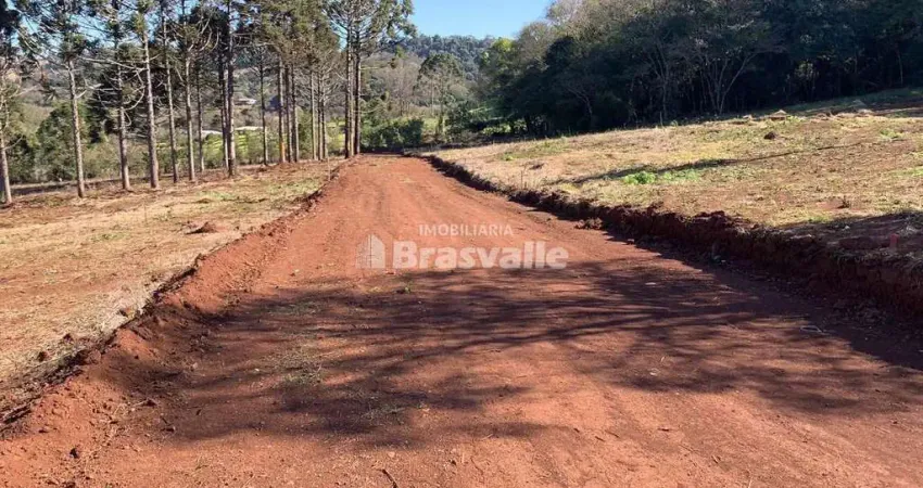 Terreno próximo a chácara do Sr. Alfredo com energia trifásica