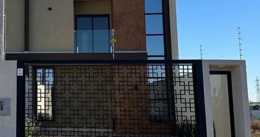 Casa moderna com ampla área externa e suíte master