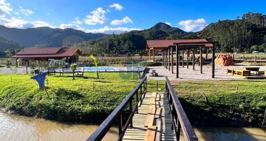 SÍTIO COM ESTRUTURA COMPLETA A VENDA EM TIJUCAS