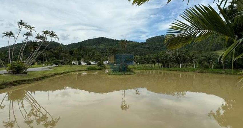 Excelente oportunidade de investimento! Sítio/Chácara à venda em Camboriu.