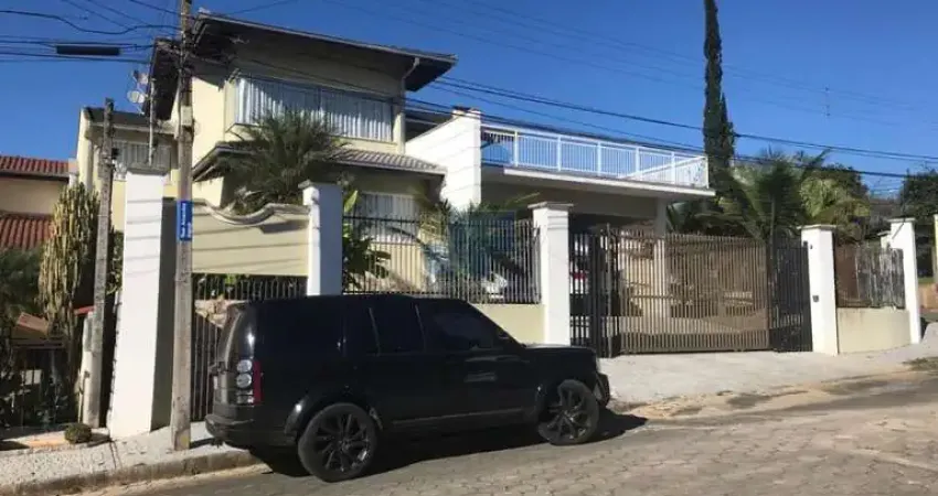 Casa com 4 quartos à venda no Bom Retiro, Joinville