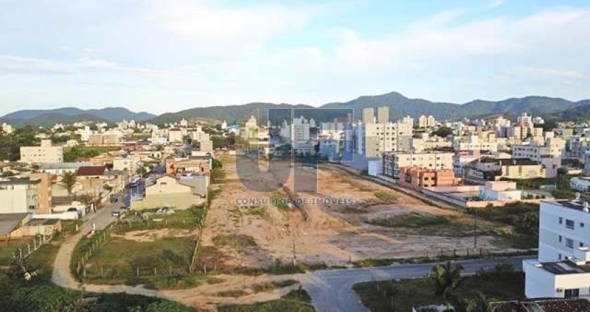 Terreno com imenso potencial comercial e residencial em Camboriú.