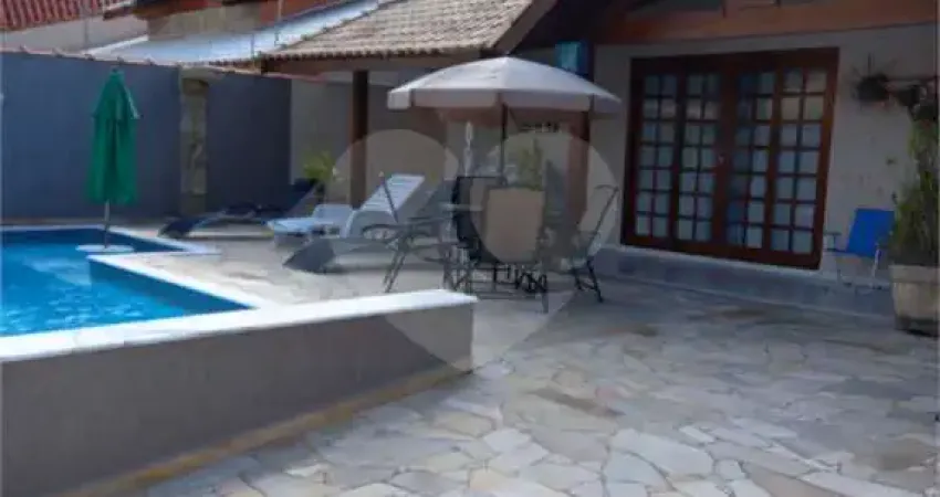 Casa com 3 quartos à venda na Quatro, 274, Guaraú, Peruíbe