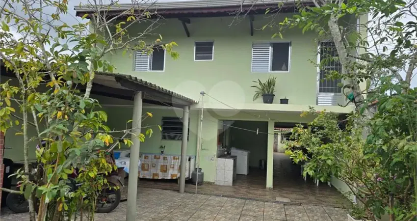 Casa com 4 quartos à venda na Cinquenta E Seis, 39, Jardim Caraguava, Peruíbe