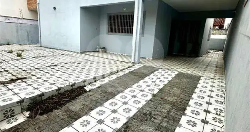 Casa com 3 quartos à venda na Das Camélias, 759, Parque Turístico, Peruíbe