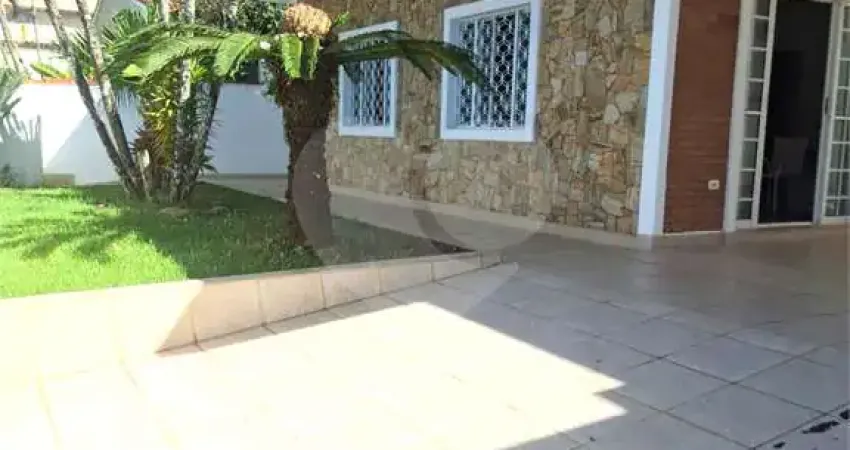 Casa térrea com 4 quartos à venda em Parque Balneário Oasis - SP