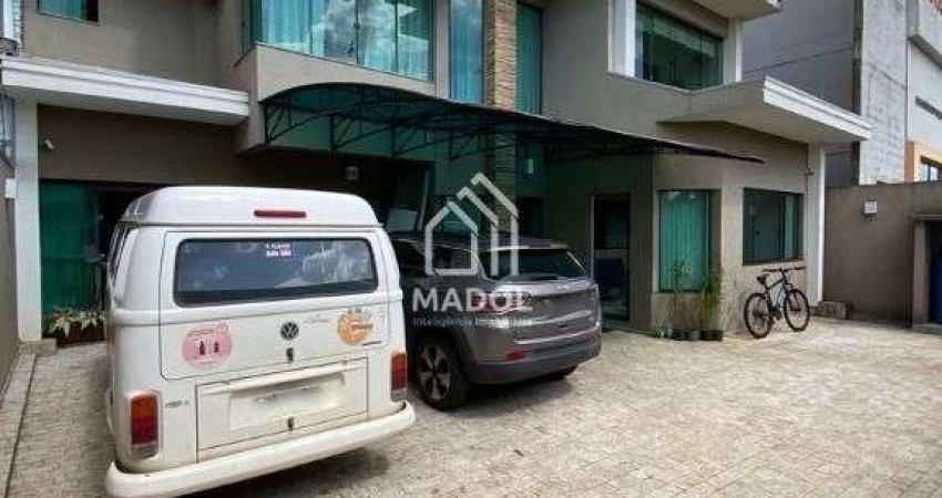 Casa à Venda em Oficinas, Ponta Grossa - PR
