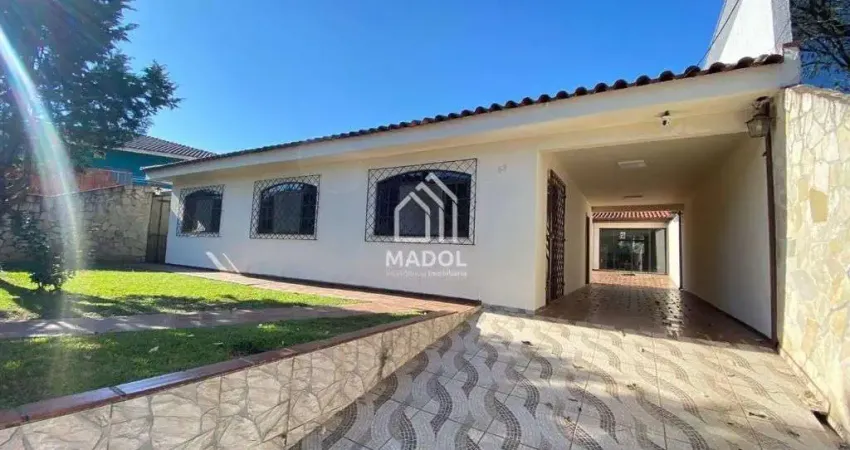 Casa à Venda em Uvaranas, Ponta Grossa - PR