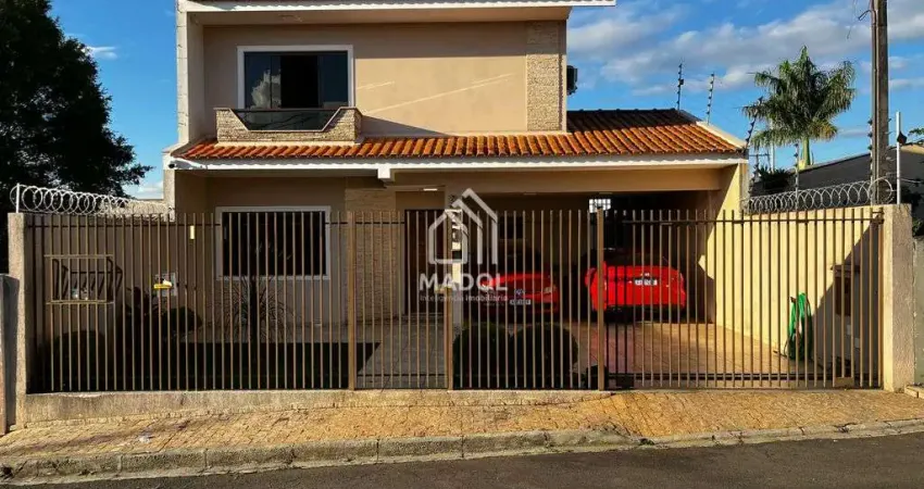 Sobrado com 3 quartos, 170 m², à venda por R$ 680.000 - Nova Rússia