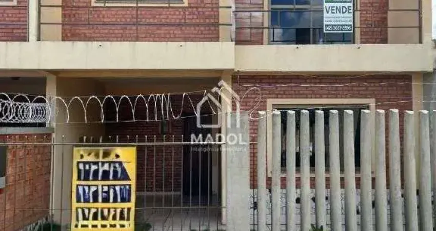 Sobrado à Venda em Uvaranas, Ponta Grossa - PR