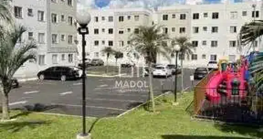 Apartamento à Venda com 2 quartos, 1 banheiro e 45m² por R$ 180.000