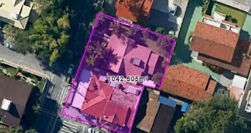 Terreno de 1080 m² em Canasvieiras, a 80 metros da Praia, Ideal para Hotel ou Edifício Residencial