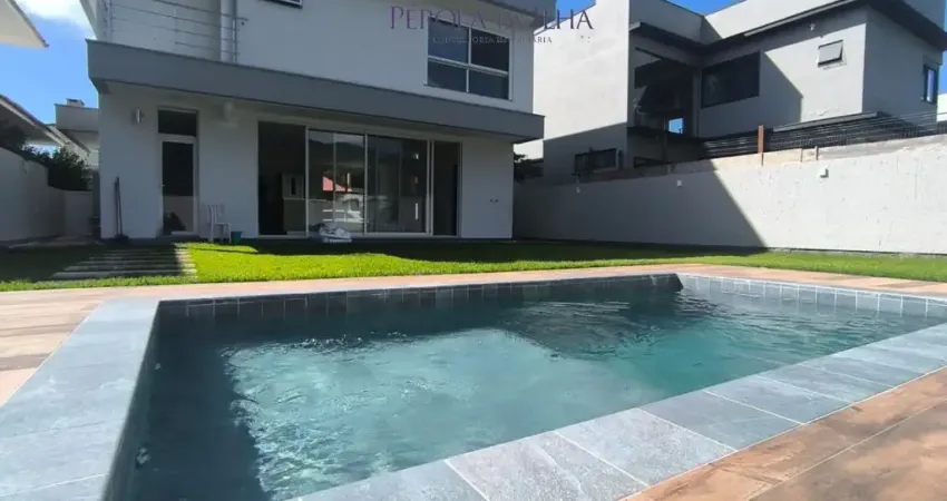 Casa NOVA em condomínio fechado
