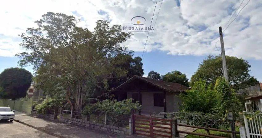 Oportunidade única em Canasvieiras! Terreno com 614,70 m², medidas ideais para construir o empreendimento dos seus sonhos.