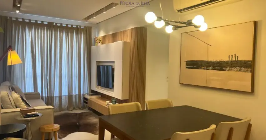 Não perca a oportunidade de adquirir este incrível apartamento de 2 quartos, sendo 1 suíte, com 2 banheiros, 68m2 de área e 1 vaga de garagem no Centro de Florianópolis.