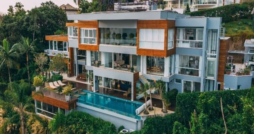 Casa em condomínio fechado com 6 quartos à venda no Cacupé