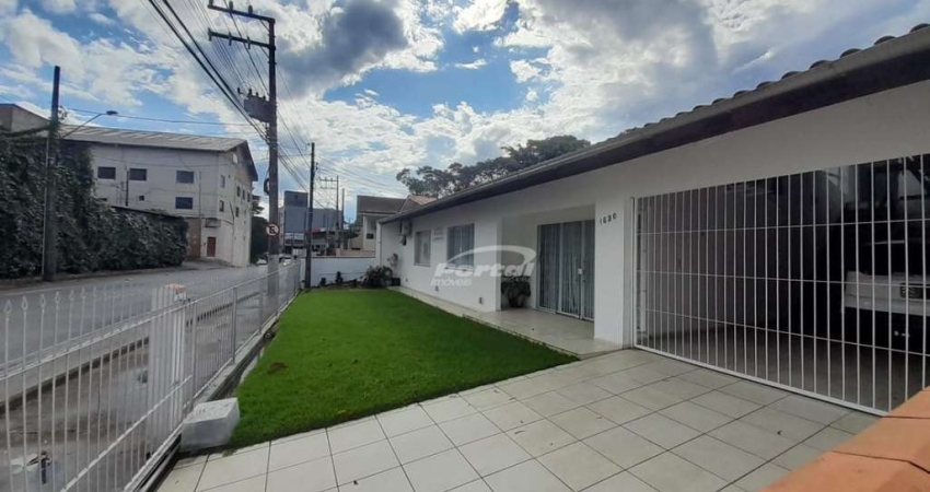 Casa comercial com 3 salas para alugar no Salto do Norte, Blumenau 
