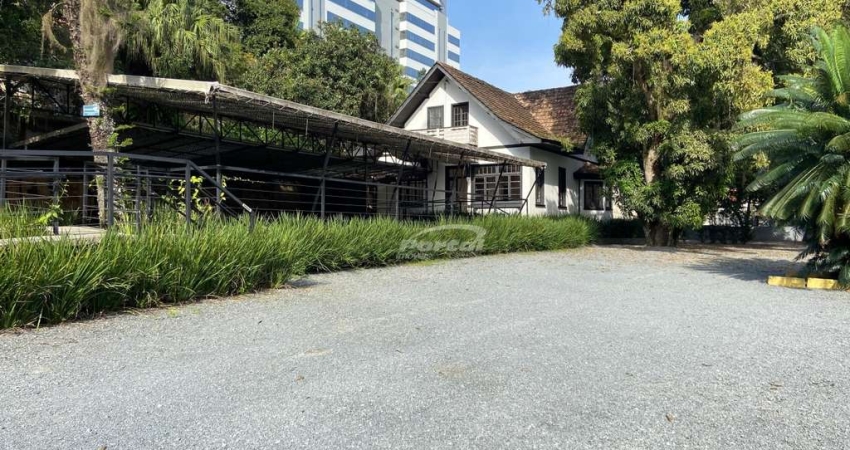 Casa comercial com 7 salas para alugar no Centro, Blumenau 