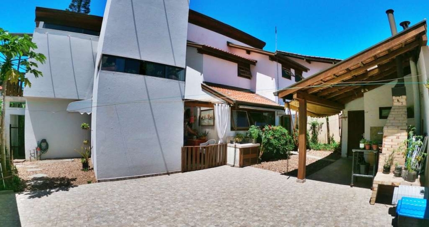 Casa com 3 quartos à venda na Praia do Quilombo, Penha 