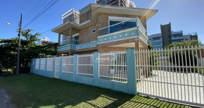 Casa com 3 quartos para alugar no Itacolomi, Balneário Piçarras 