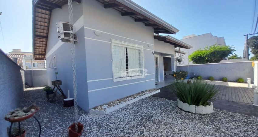 Casa com 2 quartos para alugar na Praia Alegre, Penha 