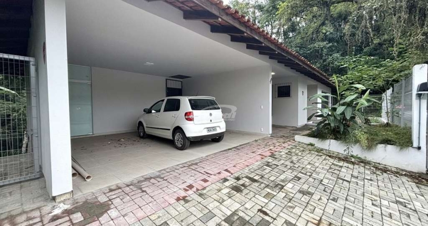 Casa comercial com 14 salas para alugar no Ponta Aguda, Blumenau 