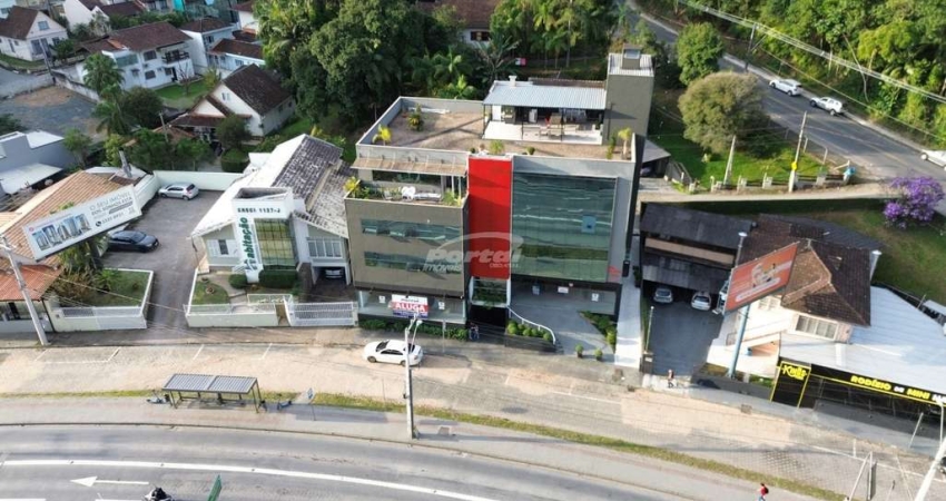 Sala comercial com 3 salas para alugar no Victor Konder, Blumenau 