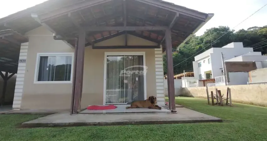 Casa aconchegante com 2 dormitórios no bairro badenfurt em blumenau!