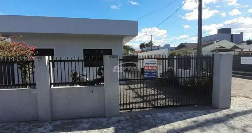 Casa comercial com 2 salas para alugar no Centro, Balneário Piçarras 