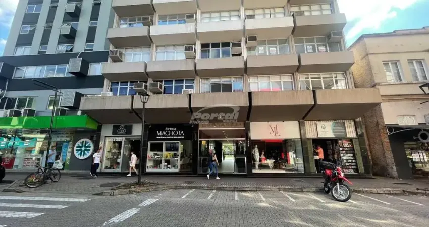 Sala comercial disponível para locação no bairro Centro, em Blumenau/SC.