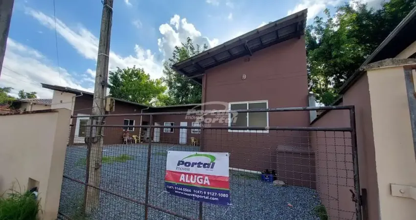 Apartamento/kitnet disponível para locação no bairro salto do norte, em blumenau/sc.