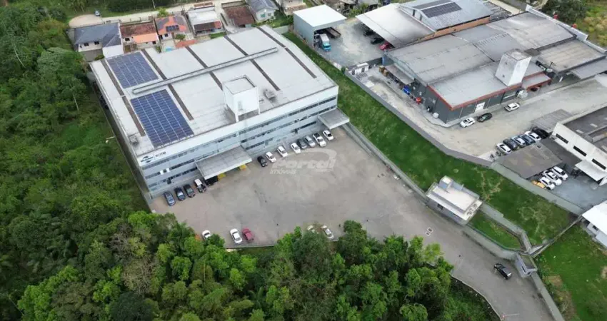 Galpão com doca, 11m de pé direito, localização estratégica para seu negocio no passo manso blumenau/sc