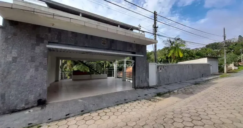 Casa semi mobiliada 5 dormitórios no bairro vila nova, blumenau/sc.