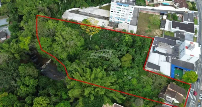 Terreno medindo 7.200,00 na região central do bairro da velha . zona residencial 6 (zr6)