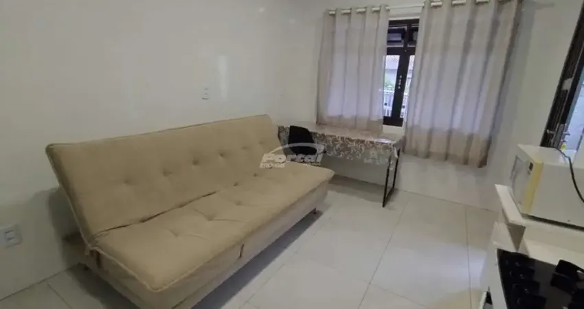 Com 30m² de área útil, o imóvel possui 01 dormitório, sala de estar, cozinha e sala de jantar conjugadas, banheiro social e área de serviço. não possui garagem.