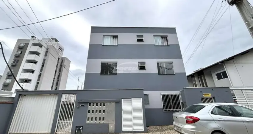 Com 65m², 02 amplos dormitórios, sala de estar com sacada com churrasqueira, cozinha, banheiro social, area de serviço e 01 vaga de garagem coberta!