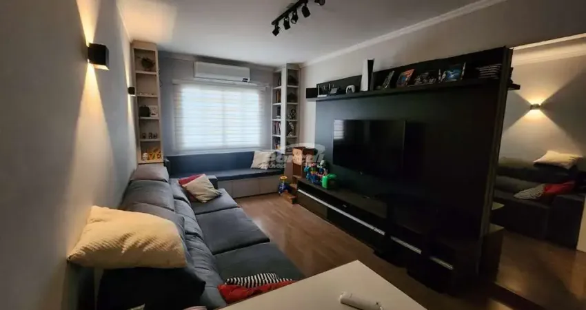 Apartamento semi mobiliado e reformado no bairro água verde!