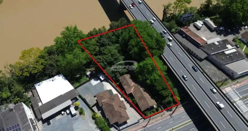 Amplo terreno com 1.777,43m² no bairro itoupava norte em blumenau.