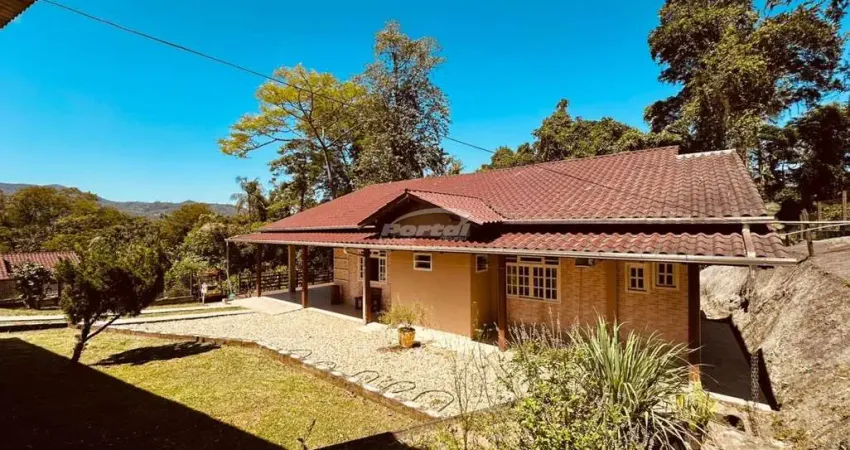 Excelente casa no bairro escola agrícola em blumenau com 2 suítes!!