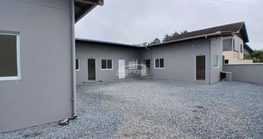 Apartamento/kitnet disponível para locação no bairro salto do norte, em blumenau/sc.